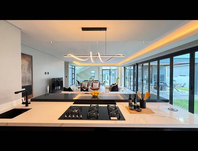 5 BEDROOM HOUSE FOR SALE IN MIDSTREAM HEIGHTS